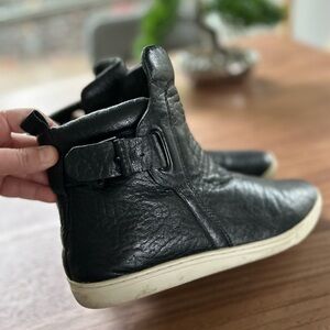 Pour la Victoire Leather Shoes size Women’s 8.5